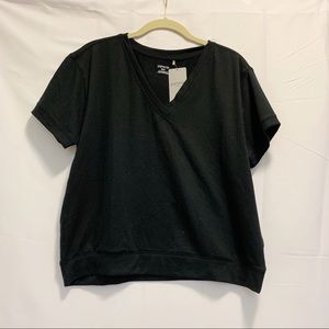 NWT Yummie Damian V-neck tshirt